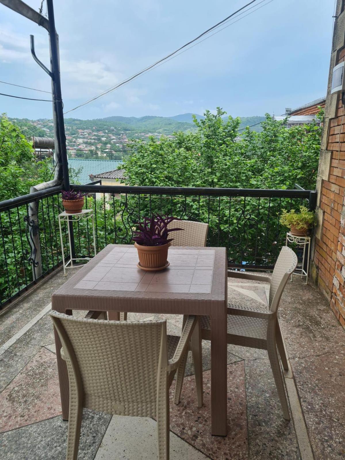 Camellia Hotel Kutaisi Exterior photo
